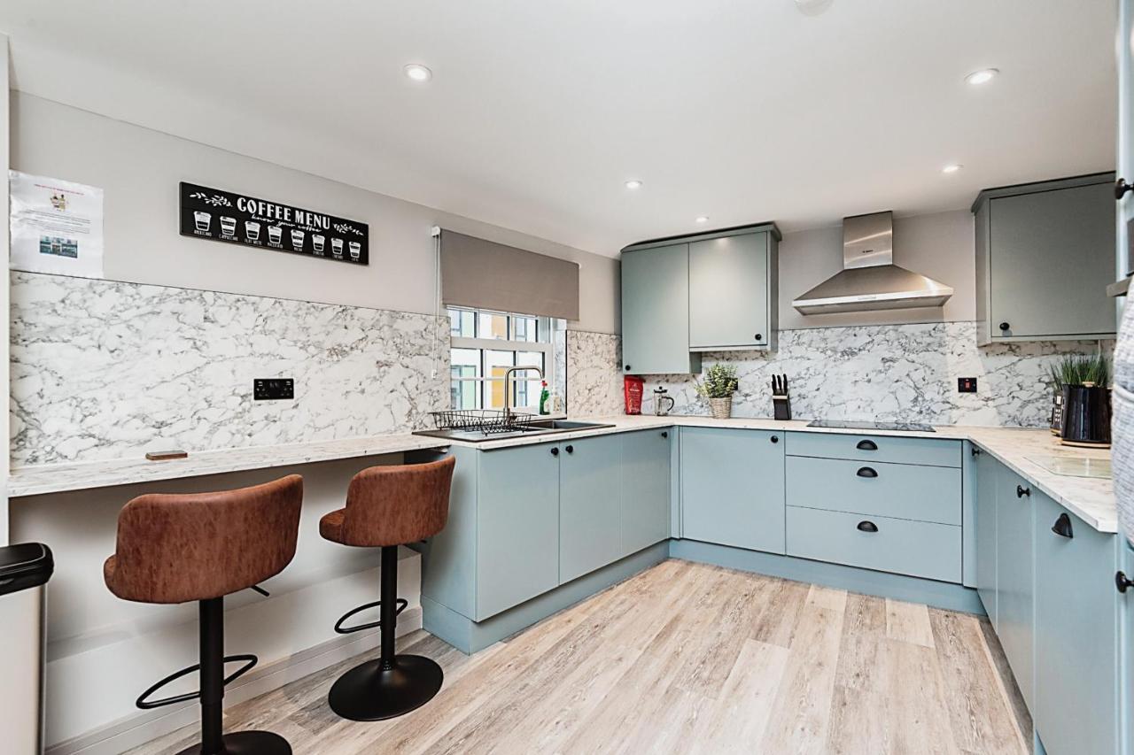 The Burton Penthouse By Fortuna Property Cheltenham Exterior photo