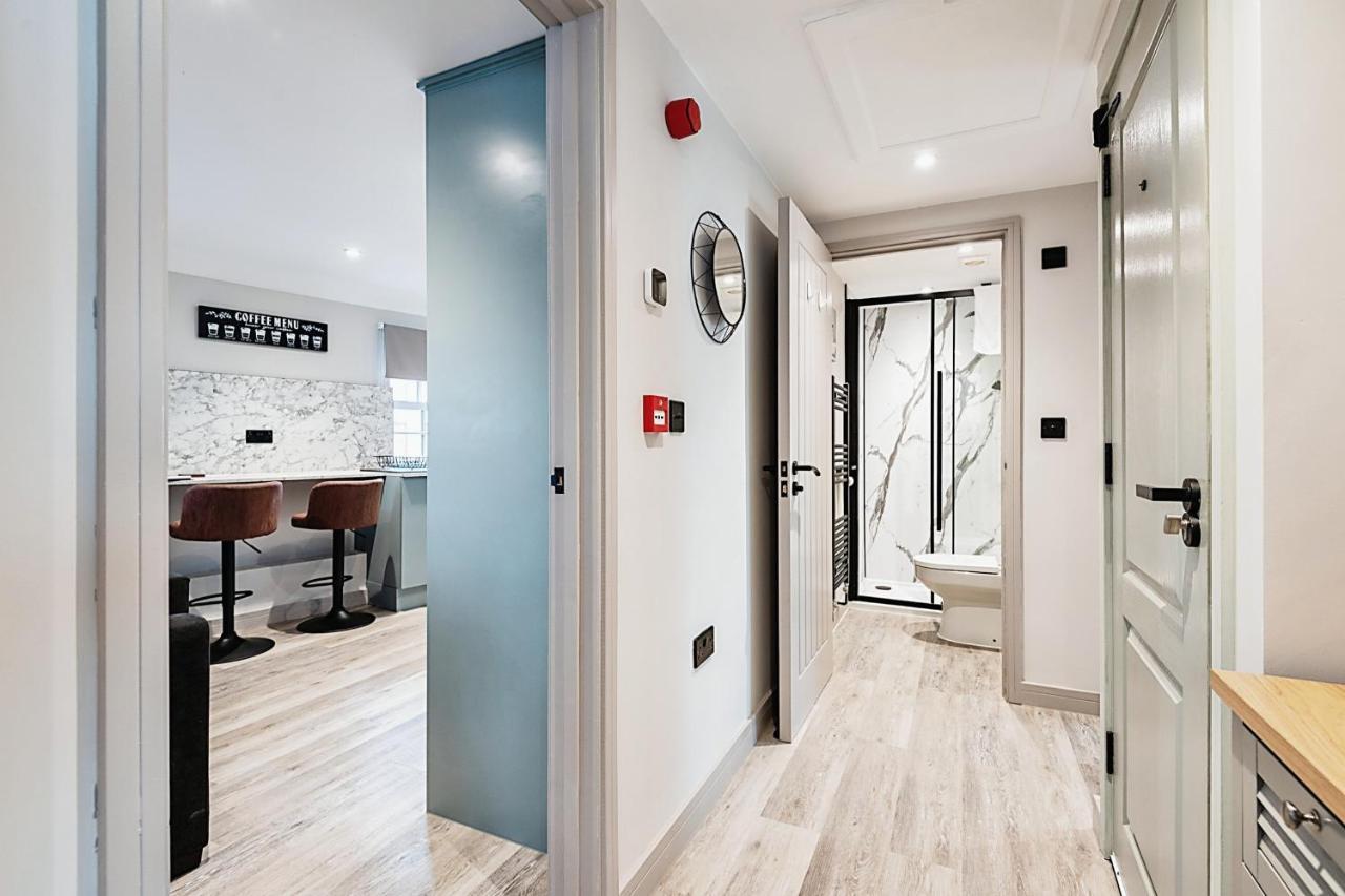 The Burton Penthouse By Fortuna Property Cheltenham Exterior photo